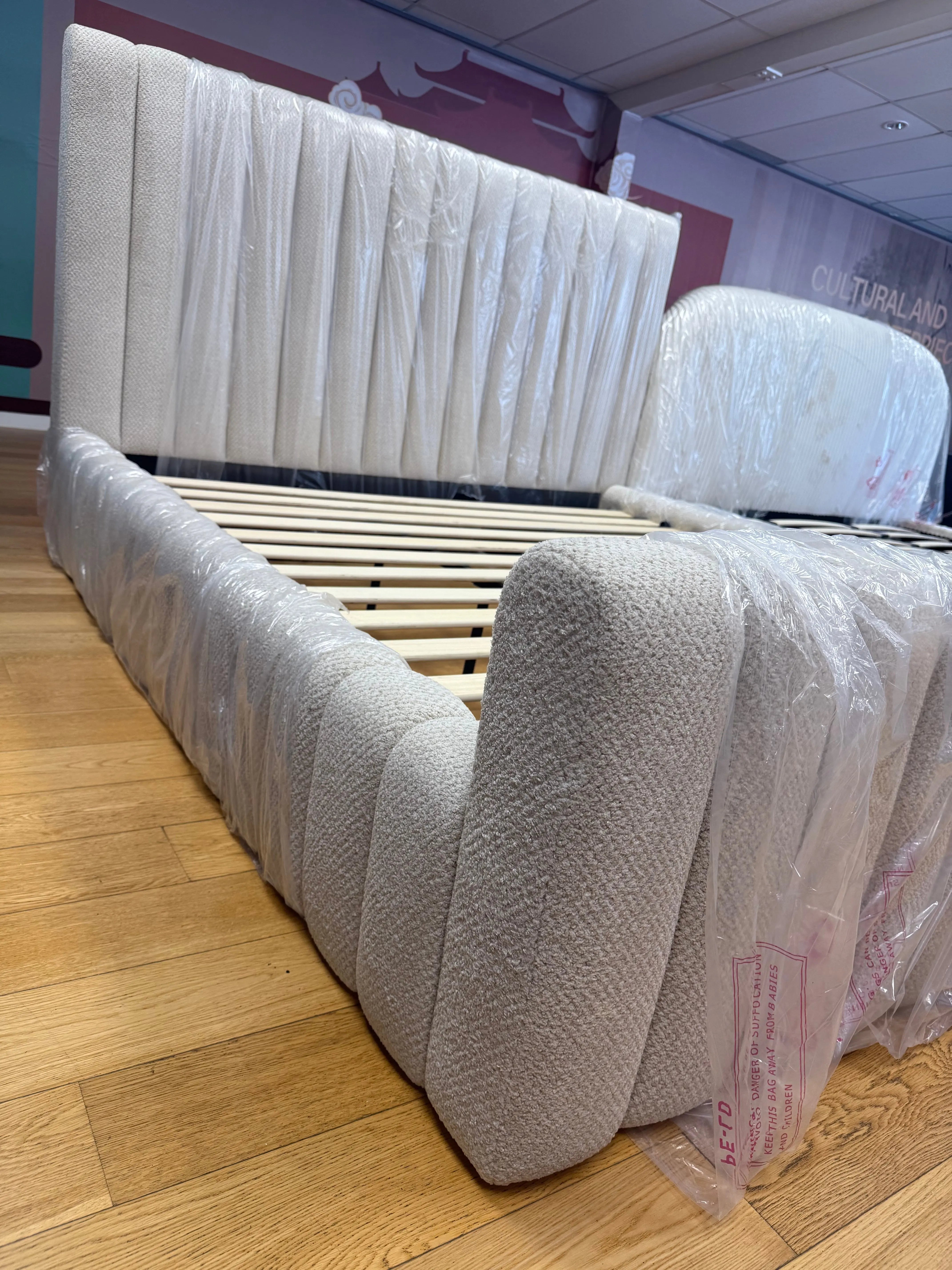 ZX-1295 Modern Upholstered Bed Frame Heyday furniture