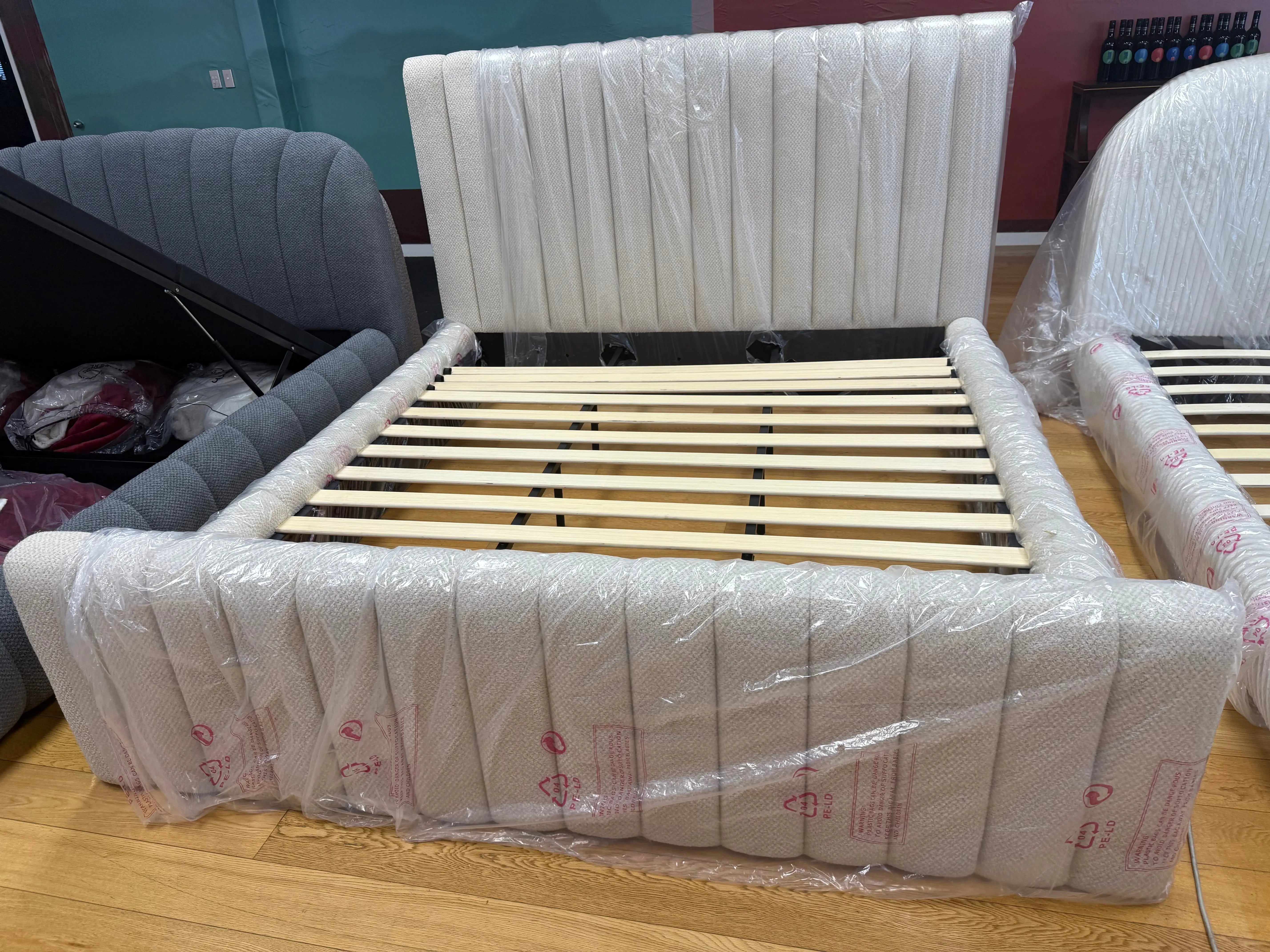 ZX-1295 Modern Upholstered Bed Frame Heyday furniture