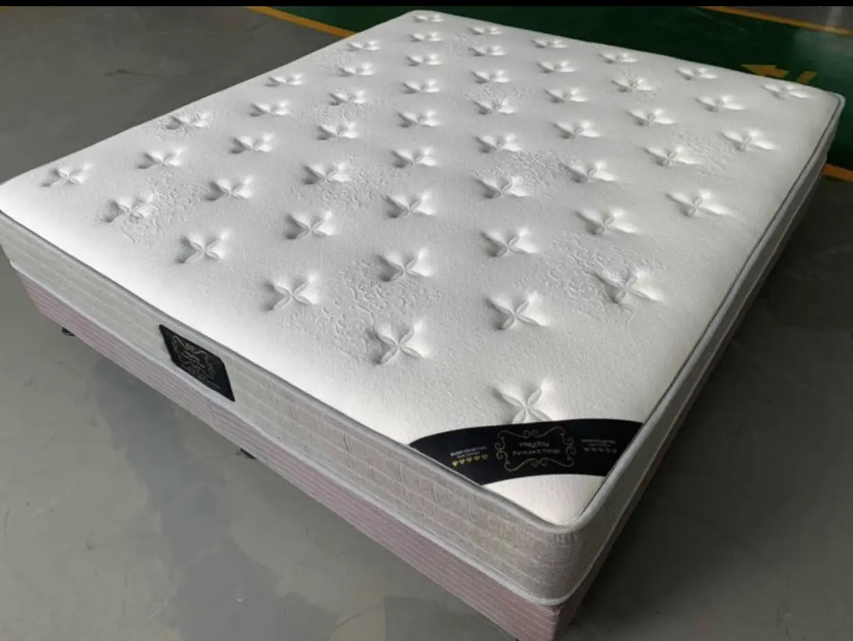 Queen Size Latex mattress - Super Outlets