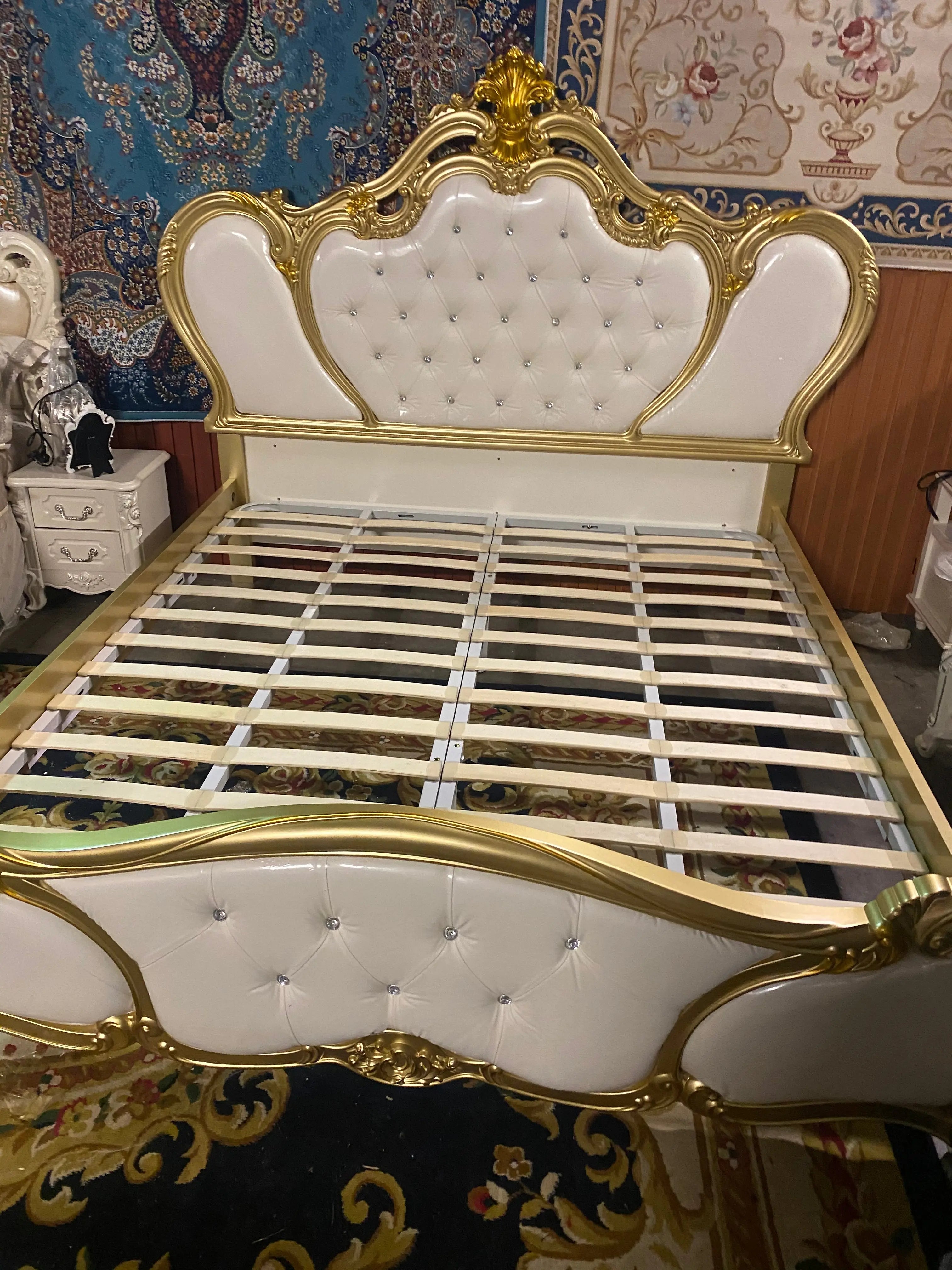 3038 Vintage White/Gold frame Bedroom Set - Super Outlets
