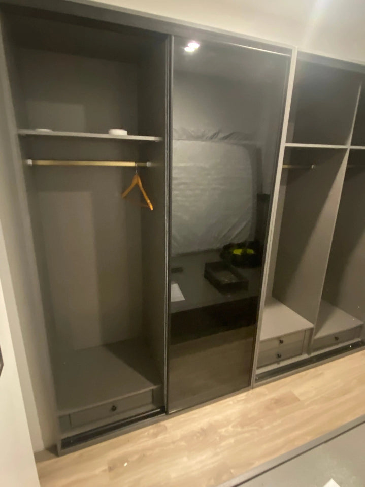 9001 Modern Wardrobe - Super Outlets