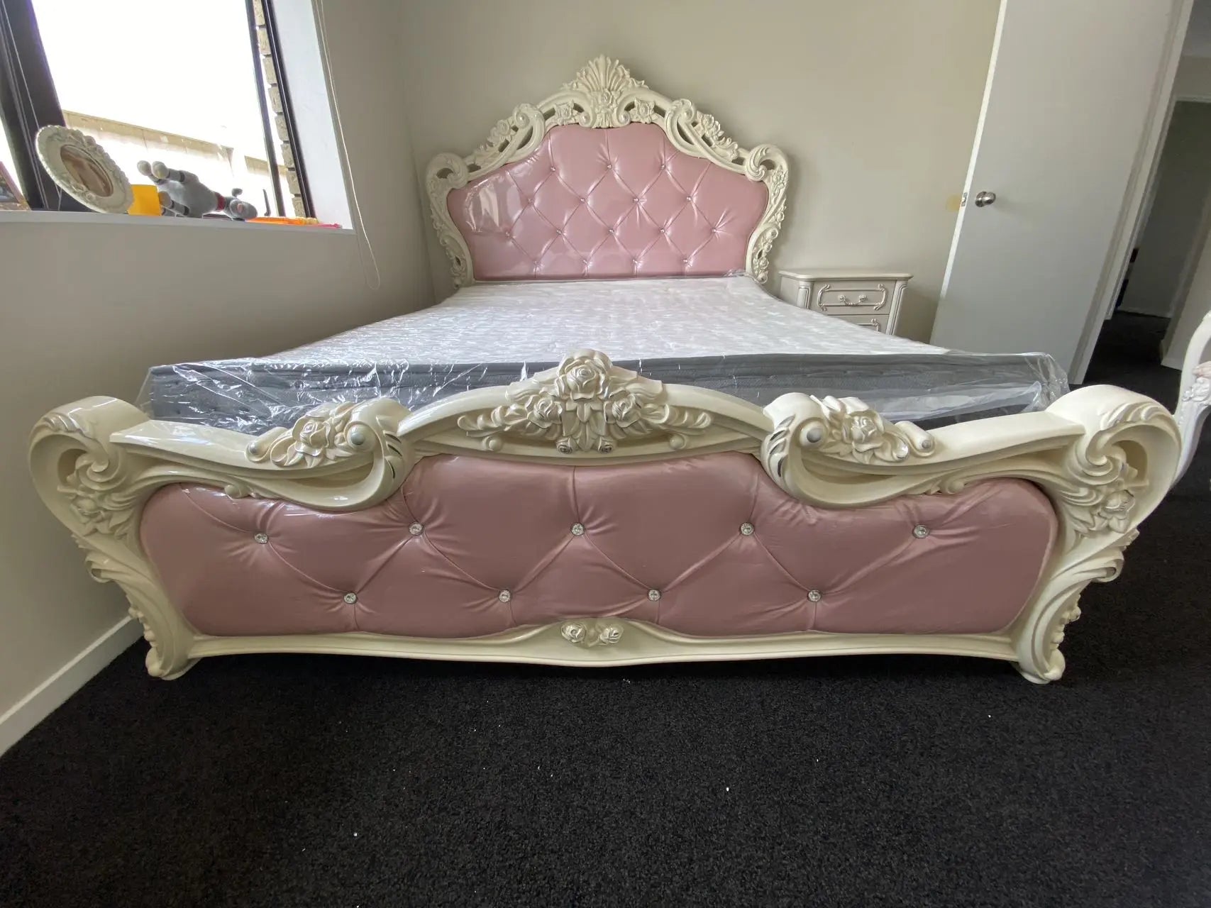 X01 Luxury Vintage Pink /White Frame Royal Style Bed - Super Outlets